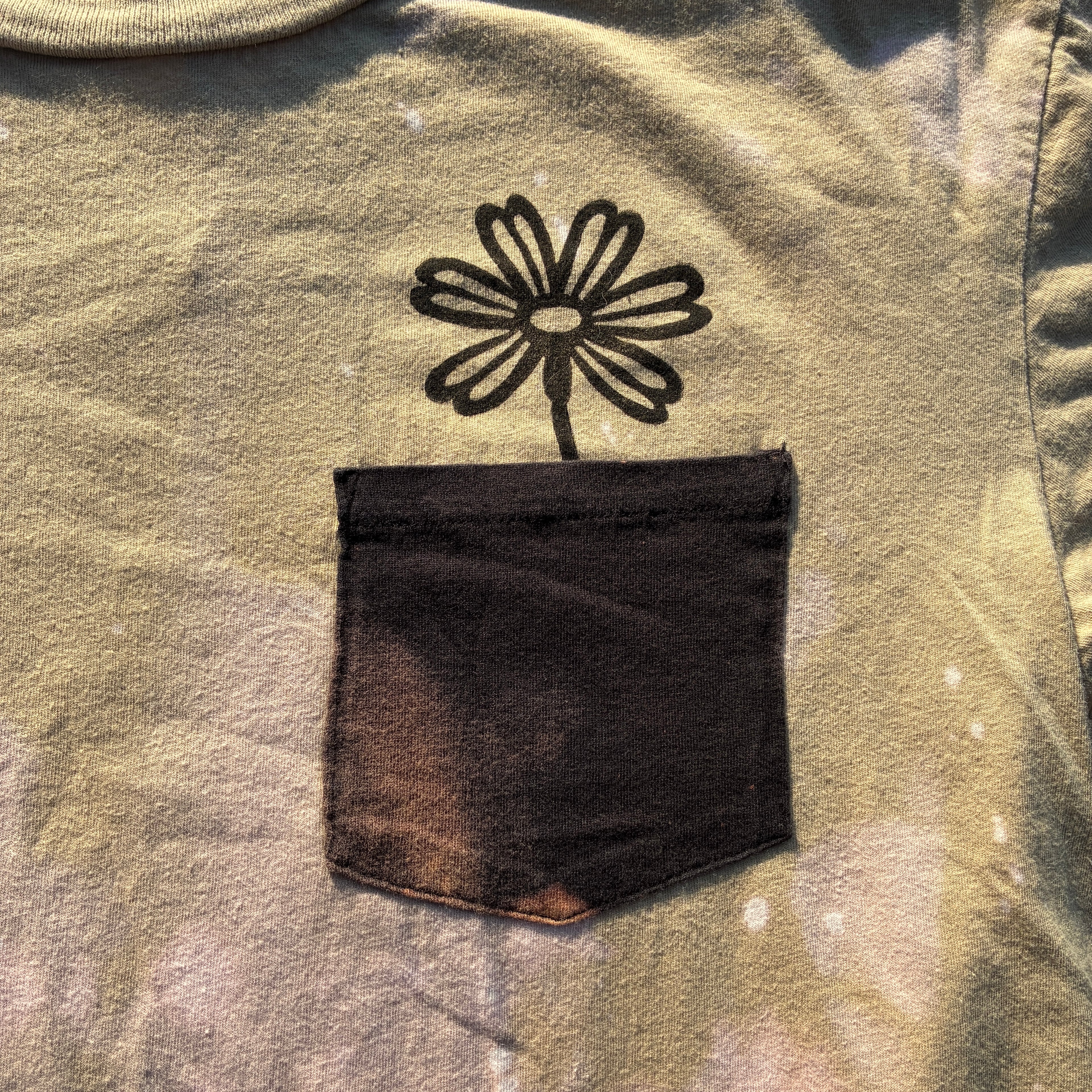 Daisy Beige Pocket Tee Bleach Dyed Small