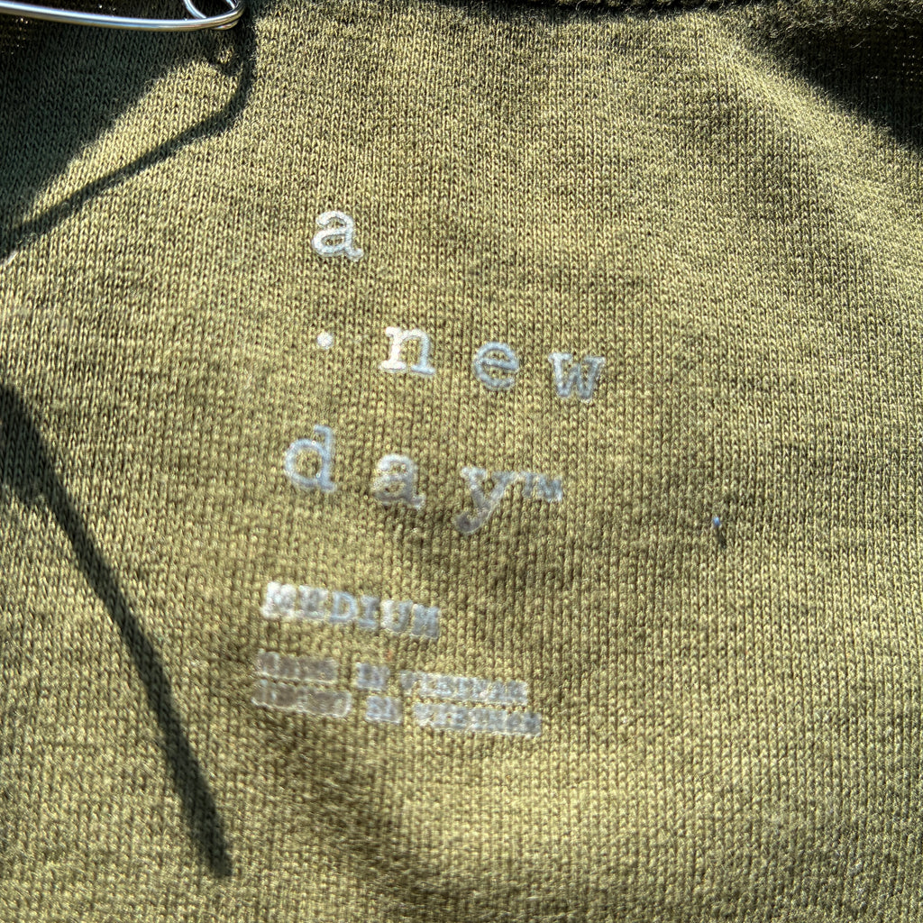 Wolf/Dog Green Tank Top Medium