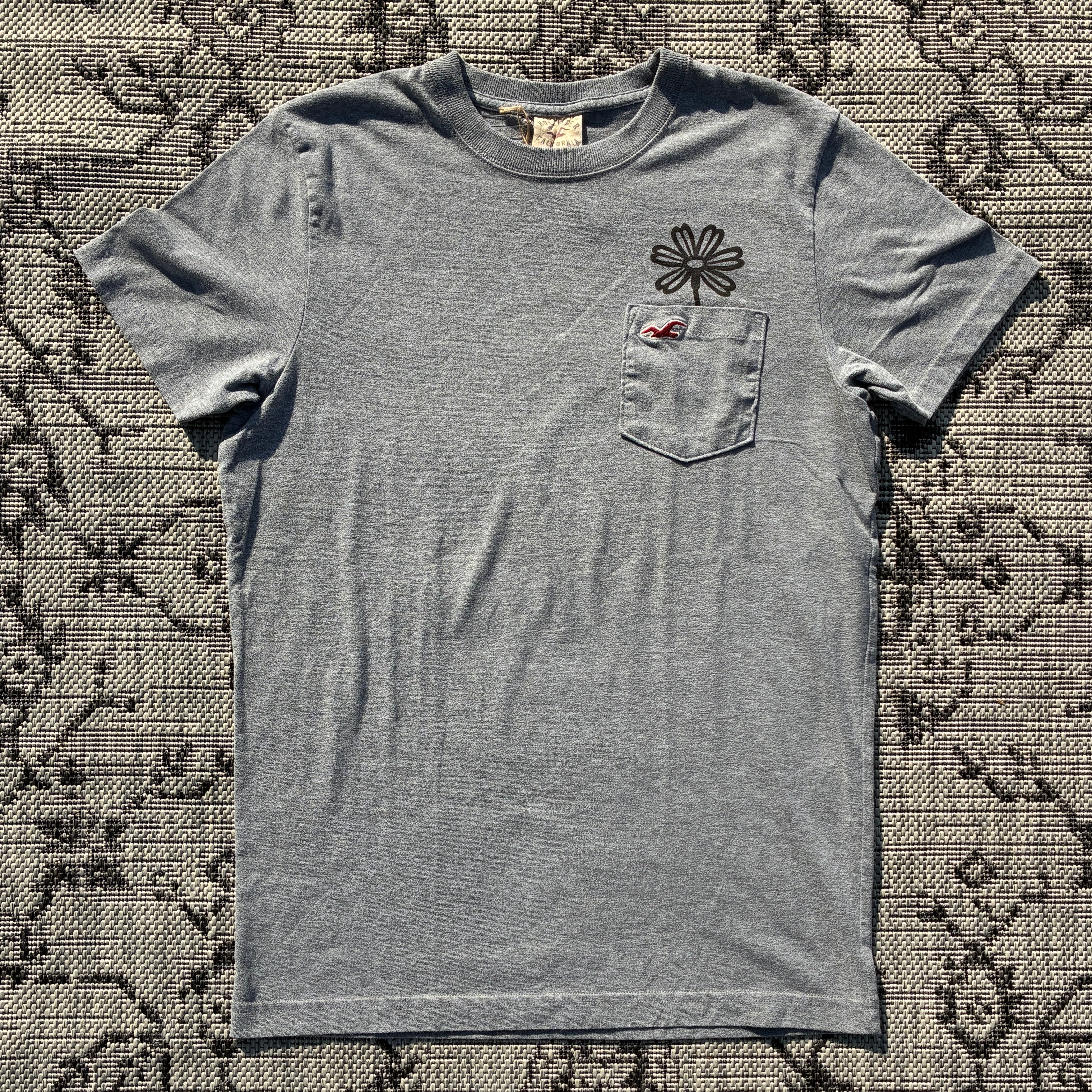 Daisy Grey Pocket Tee Medium
