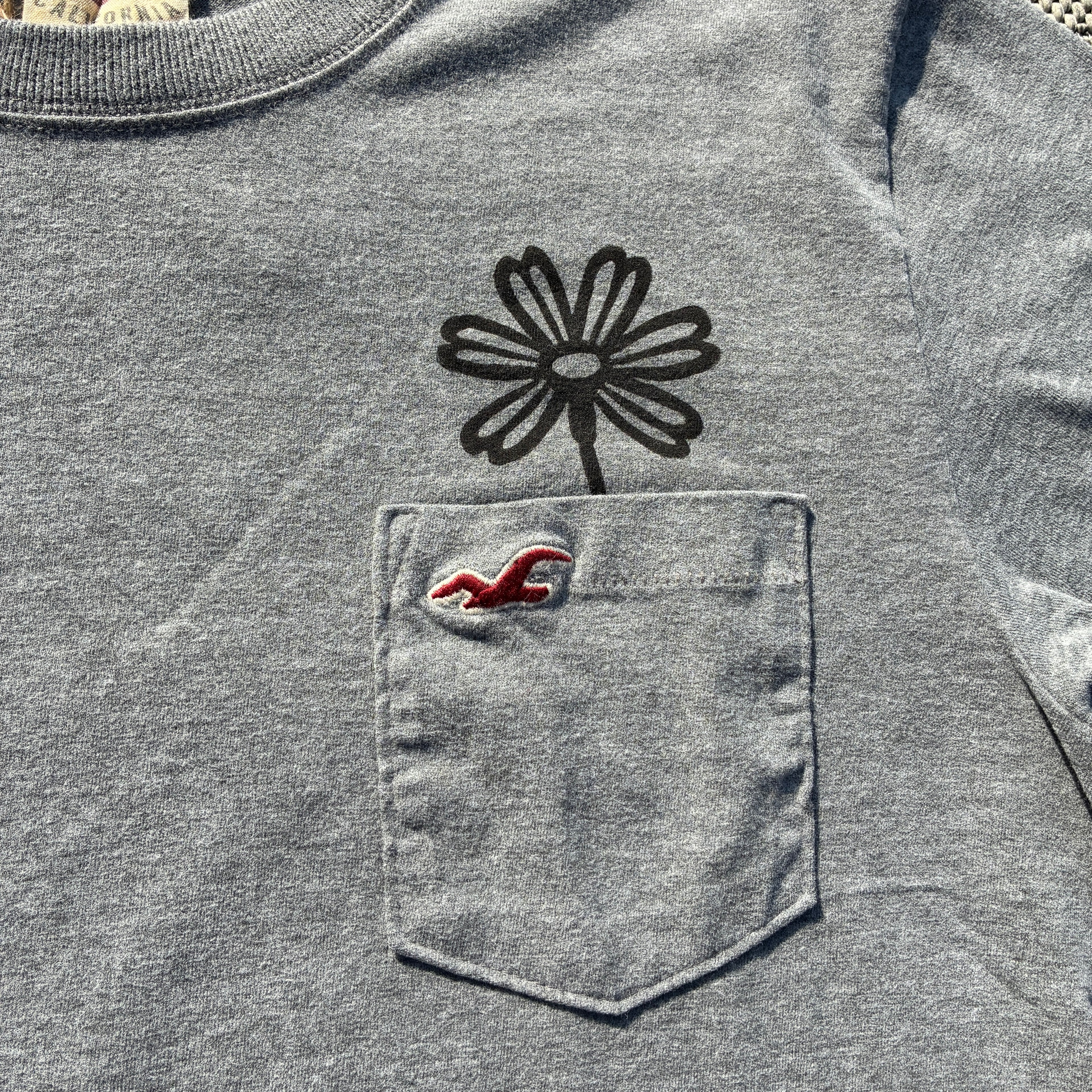 Daisy Grey Pocket Tee Medium